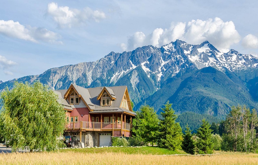 Retire In Comfort Amid Nature With Beautiful Mountain Homes for Sale